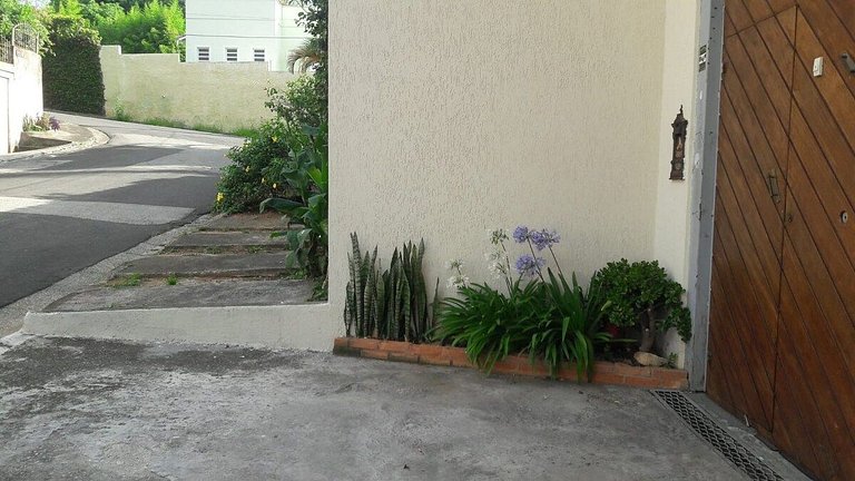 Casa Sta Amélia 3 quartos, 3 banheiros c/ garagem