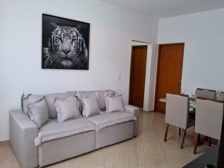 Lindo apto de 2 quartos e 1 banheiro c/ garagem