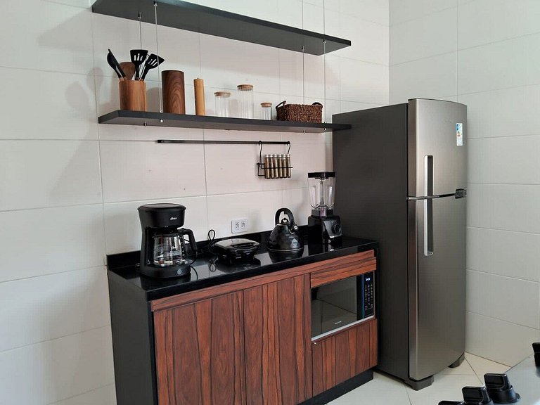 Lindo apto de 2 quartos e 1 banheiro c/ garagem