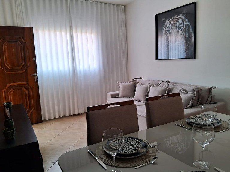 Lindo apto de 2 quartos e 1 banheiro c/ garagem