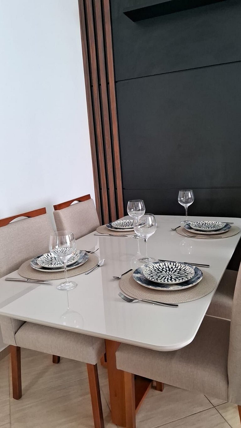 Lindo apto de 2 quartos e 1 banheiro c/ garagem