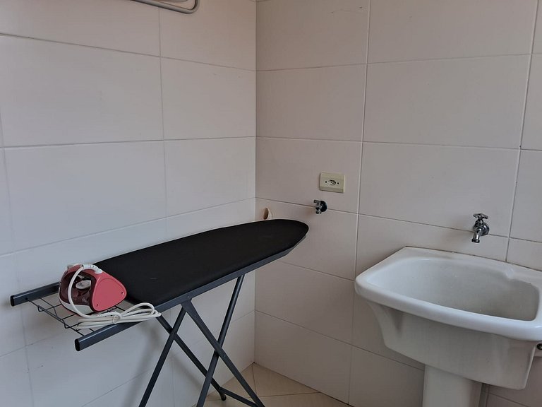 Lindo apto de 2 quartos e 1 banheiro c/ garagem
