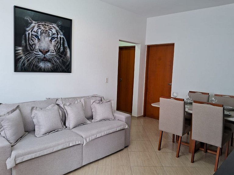 Lindo apto de 2 quartos e 1 banheiro c/ garagem