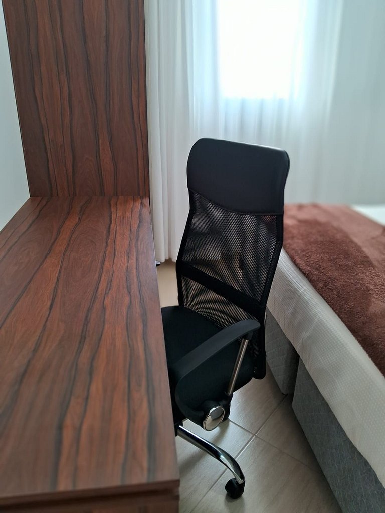 Lindo apto de 2 quartos e 1 banheiro c/ garagem