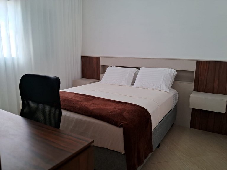 Lindo apto de 2 quartos e 1 banheiro c/ garagem
