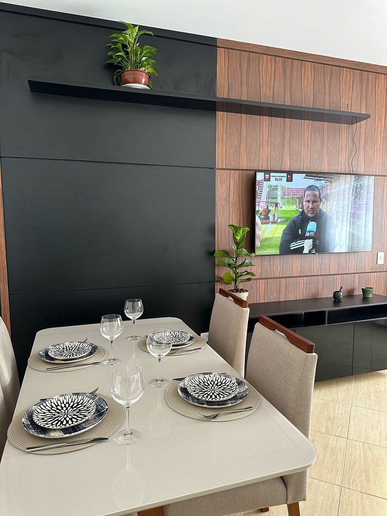 Lindo apto de 2 quartos e 1 banheiro c/ garagem