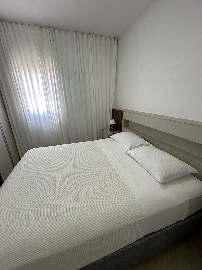 Lindo apto de 2 quartos e 1 banheiro c/ garagem