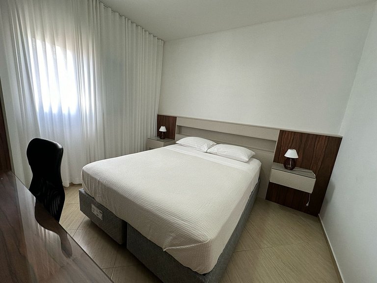 Lindo apto de 2 quartos e 1 banheiro c/ garagem