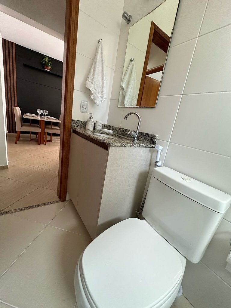 Lindo apto de 2 quartos e 1 banheiro c/ garagem