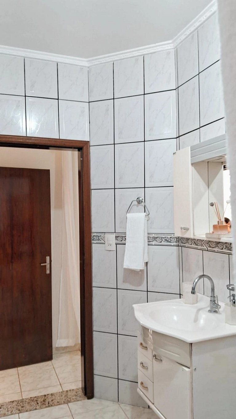 Casa Sta Amélia 3 quartos, 3 banheiros c/ garagem