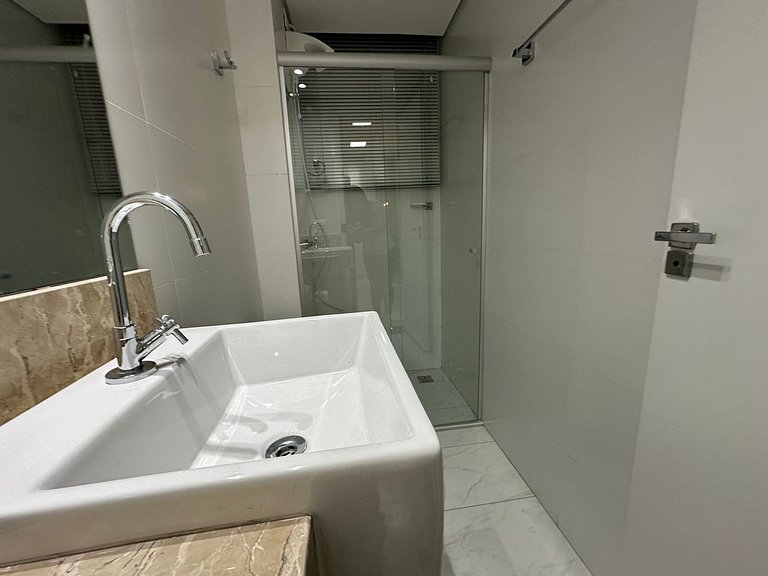 Apart 1 bedroom, 1 bathroom center without garage