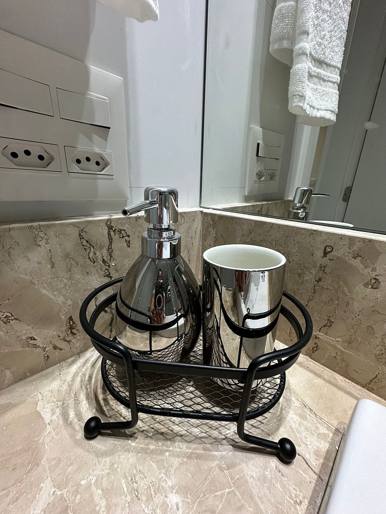 Apart 1 bedroom, 1 bathroom center without garage