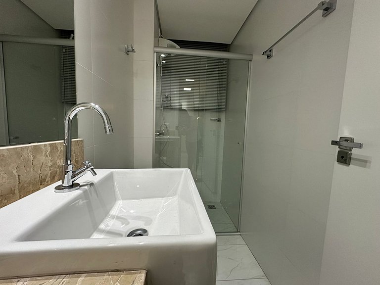 Apart 1 bedroom, 1 bathroom center without garage