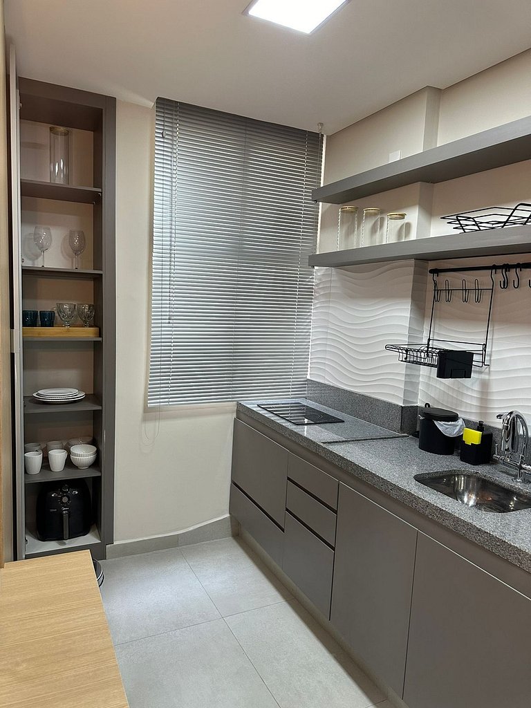 Apart 1 bedroom, 1 bathroom center without garage