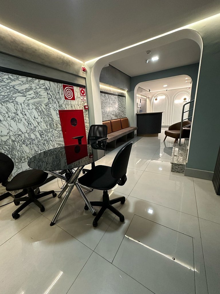 Apart 1 bedroom, 1 bathroom center without garage