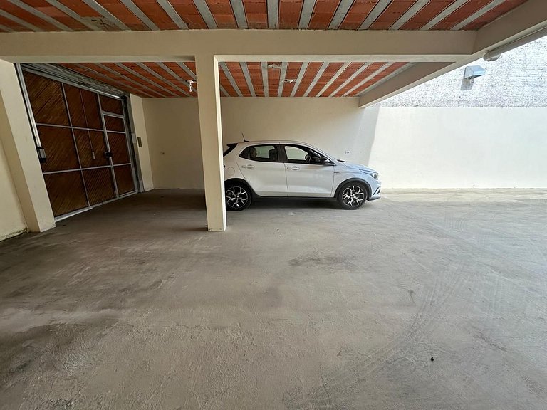 House close to Rod. Raposo Tavares with garage