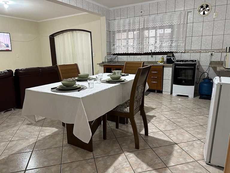 House close to Rod. Raposo Tavares with garage