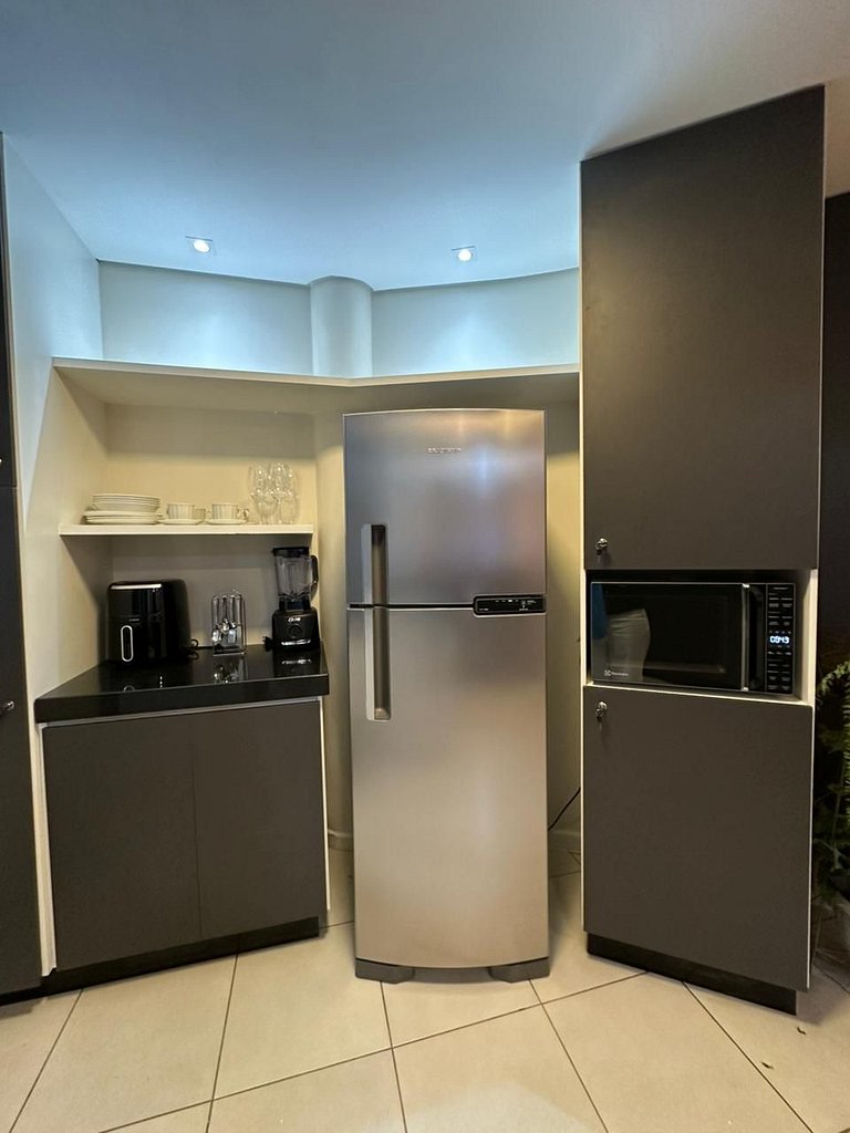 2 bedroom, 2 bathroom apartment in downtown BH