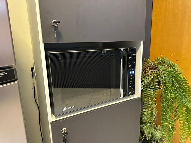 2 bedroom, 2 bathroom apartment in downtown BH