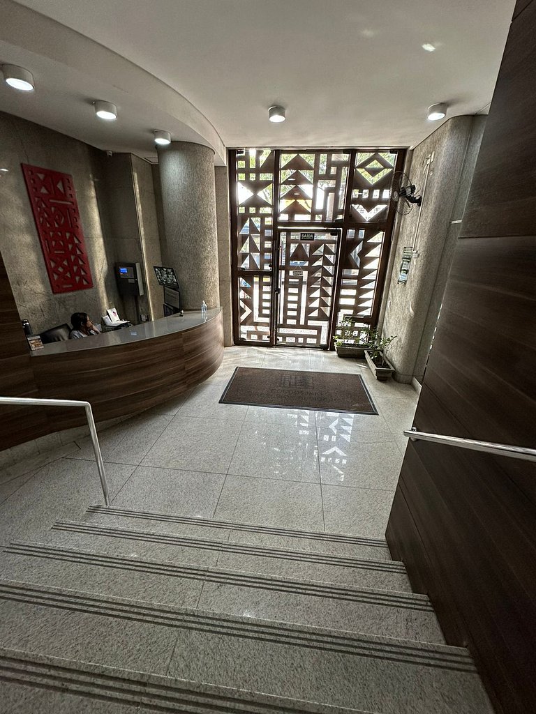 2 bedroom, 2 bathroom apartment in downtown BH